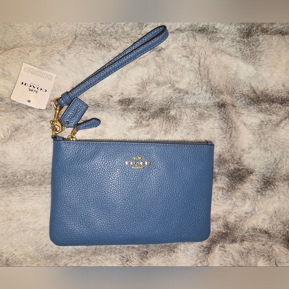 NWT Coach Blue‎ lake pebble Leather Wristlet - Picture 1 of 12
